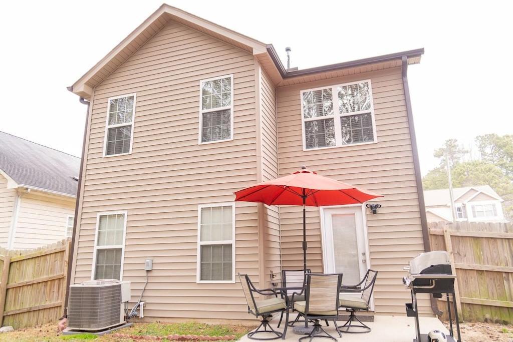 Beautiful Spacious 4 Bedroom House , Sleeps 8+ * Raleigh