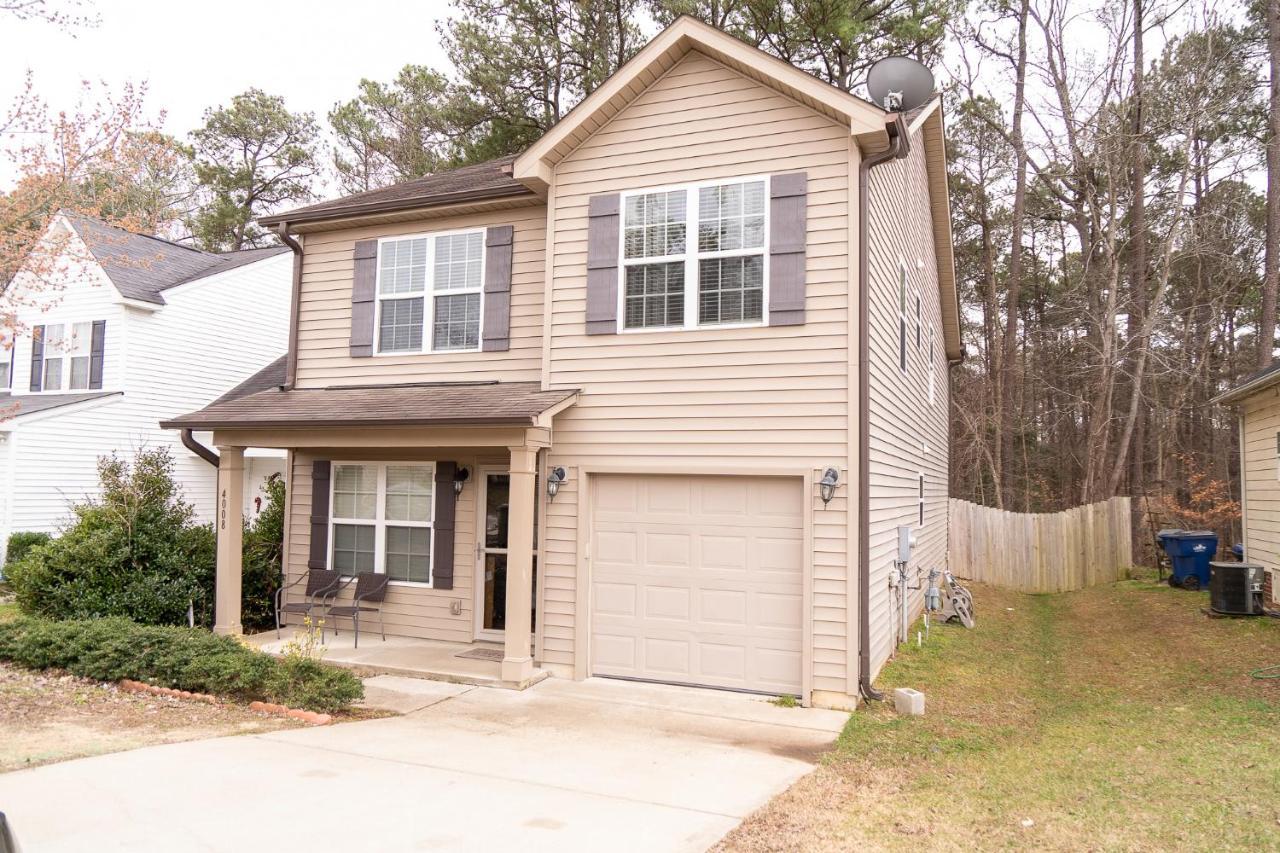 Beautiful Spacious 4 Bedroom House , Sleeps 8+ * Raleigh